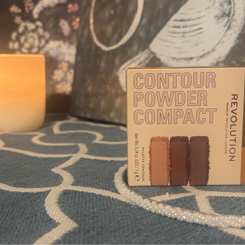 Revolution Deep Contour Palette - Picture 6 of 8